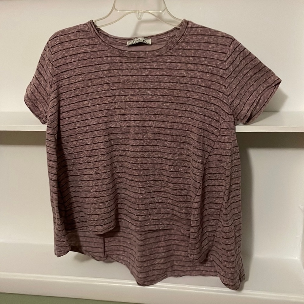 Chloe K Short Sleeve Top, striped print, tailored boho fit, angled front to back
